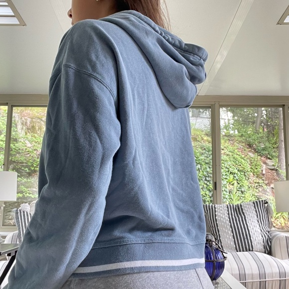 Adidas cropped hoodie, baby blue! - Picture 2 of 2
